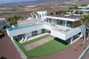 KARAT Villa Zambrano - INCLUDES GOLF CART